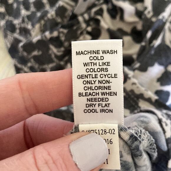 Banana Republic Ruffled Front Stretch Pullover Top, Size XS - Picture 8 of 9